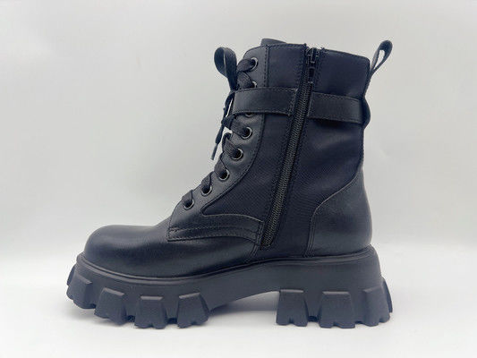 Chaussures de plateau de dames en lacets Noir et blanc Couleur pour les fêtes occasionnelles