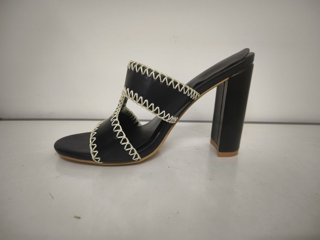 Couche en cuir durable Femmes pompe à talons Chunky Type ISO9001
